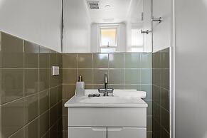 Gorgeous 3-bed Manly Pad, Short Walk to the Beach