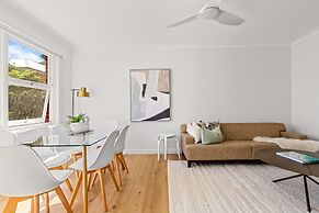 Gorgeous 3-bed Manly Pad, Short Walk to the Beach