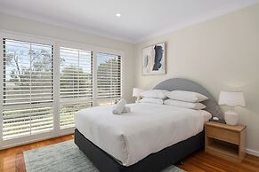Luxurious 3-bed Home With Outdoor Spa