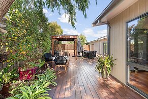 Luxurious 3-bed Home With Outdoor Spa