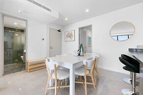 Oceanfront 3-bed With Stunning Views, Pool & Sauna