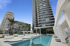 Oceanfront 3-bed With Stunning Views, Pool & Sauna