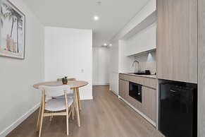Chic Studio Stay Near Cafes and Coastline