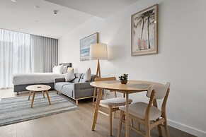 Chic Studio Stay Near Cafes and Coastline