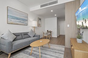 Chic Studio Stay Near Cafes and Coastline