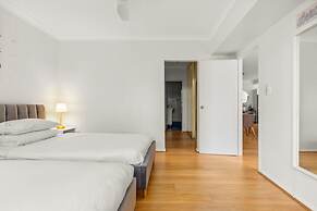 Spacious 2-bed Apartment Near Parramatta CBD