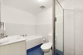 Spacious 2-bed Apartment Near Parramatta CBD