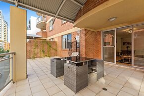Spacious 2-bed Apartment Near Parramatta CBD