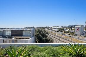 Stylish 2-bed Apartment With Rooftop BBQ Access