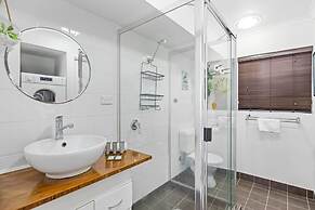 Great Location 1-bed With Pool