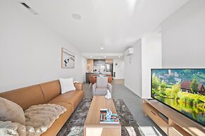 Sleek 2-bed Apartment With Rooftop Garden Access