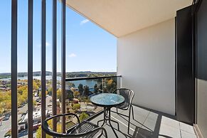 Sleek 2-bed Apartment With Rooftop Garden Access