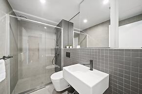 Sleek 2-bed Apartment With Rooftop Garden Access