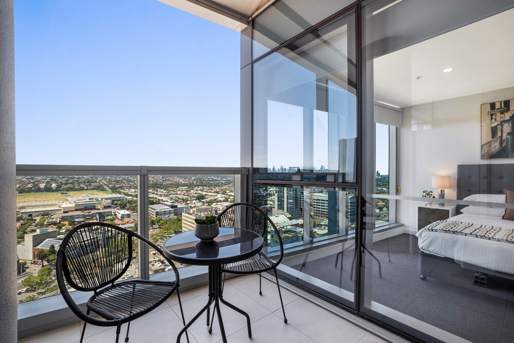 High-rise Balcony Unit With City Views, Gym, Pool