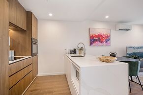 High-rise Balcony Unit With City Views, Gym, Pool