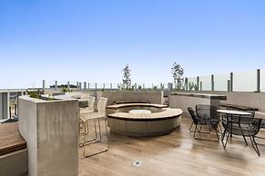 High-rise Balcony Unit With City Views, Gym, Pool