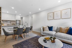 Remarkable 3-bed With City Views & Swimming Pool