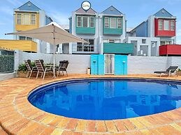 3-bed With Alfresco Dining & Pool in Batemans Bay