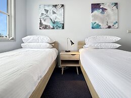 3-bed With Alfresco Dining & Pool in Batemans Bay
