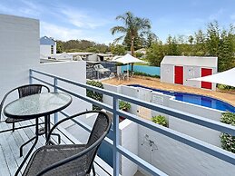 3-bed With Alfresco Dining & Pool in Batemans Bay