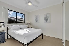 Bright 2-bed With Private Balcony & Serene View