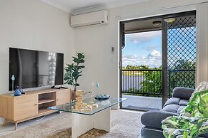Bright 2-bed With Private Balcony & Serene View