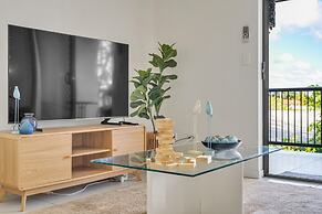 Bright 2-bed With Private Balcony & Serene View