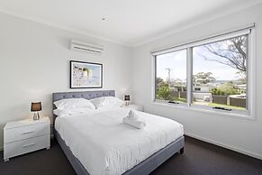 Seaside 3-bed Home, Direct Beach Access