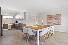 Seaside 3-bed Home, Direct Beach Access