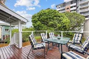 Tranquil 3-bed Family Home With Spacious Backyard