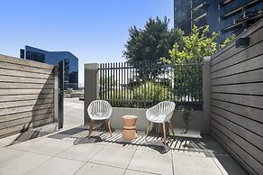 1BR Apartment Near CBD With Pool