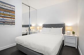 1BR Apartment Near CBD With Pool