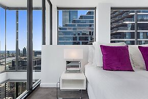 Incredible City Views in Convenient CBD Apartment