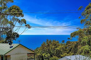 Luxurious 5-bed Home by Avoca Beach