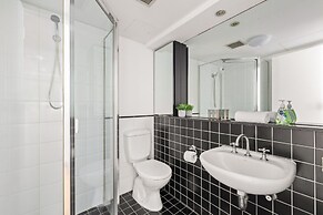 Ideal Studio Inner-city Pad With Private Balcony