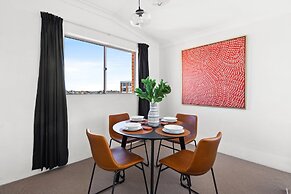 Spacious Inner-west 2-bed With Alfresco Dining