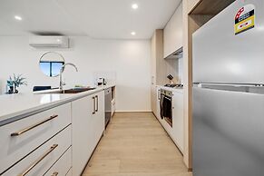 Chic 1-bed With Sophisticated Decor,