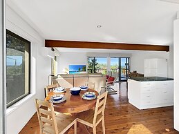 Fab 3-bed Stay With Great Outdoors & Water Views