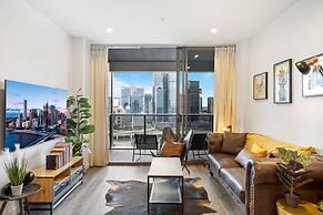 Central Brisbane Stay With Balcony, Pool & BBQ