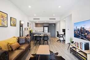 Central Brisbane Stay With Balcony, Pool & BBQ