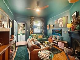 Charming Townhouse Steps From Newcastle Beach