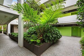 Spacious 2-bed Retreat With BBQ & Courtyard
