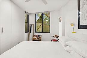 Spacious 2-bed Retreat With BBQ & Courtyard