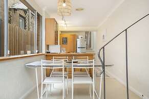 Comfortable Terrace in Central Location