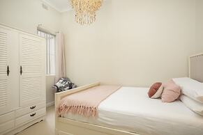 Comfortable Terrace in Central Location