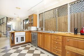 Comfortable Terrace in Central Location