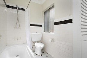 Comfortable Terrace in Central Location