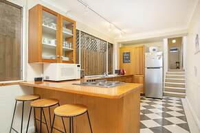 Comfortable Terrace in Central Location