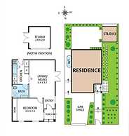 Wellness Escape: 1-bed Home + Studio & Sauna