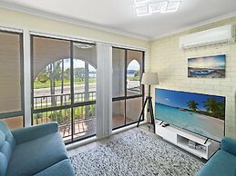 Charming 2-bed Apartment With Bay Views
